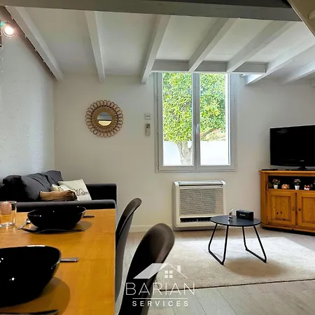 Maisonnette Avec Climatisation Et Cour - Menage Et Linge Inclus *