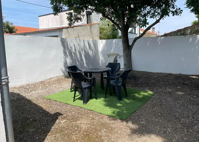 Maisonnette Avec Climatisation Et Cour - Menage Et Linge Inclus 度假居 *