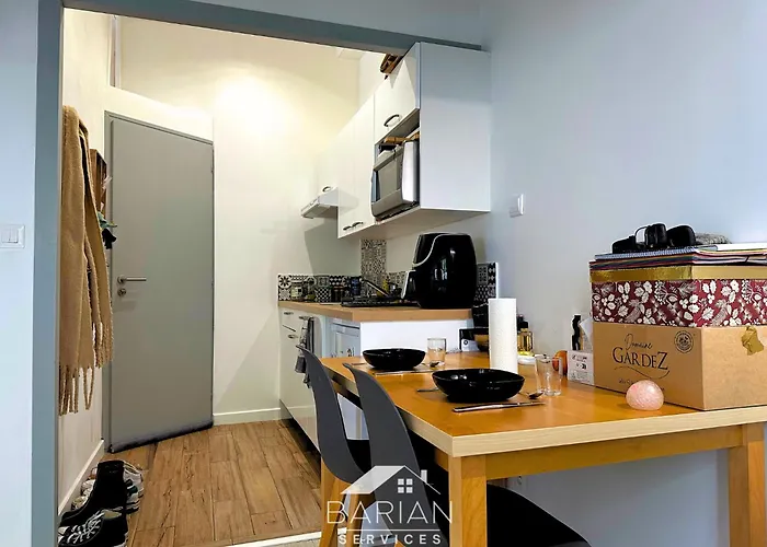 Maisonnette Avec Climatisation Et Cour - Menage Et Linge Inclus *