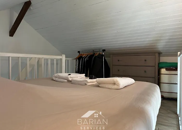 Maisonnette Avec Climatisation Et Cour - Menage Et Linge Inclus *