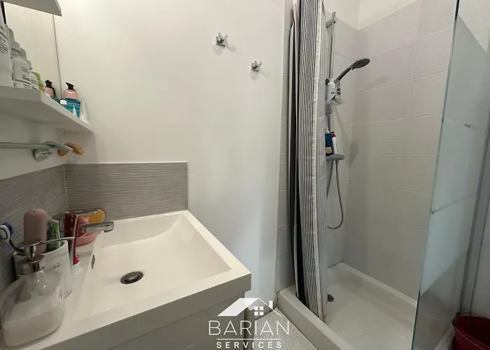 Maisonnette Avec Climatisation Et Cour - Menage Et Linge Inclus 度假居 拉罗歇尔