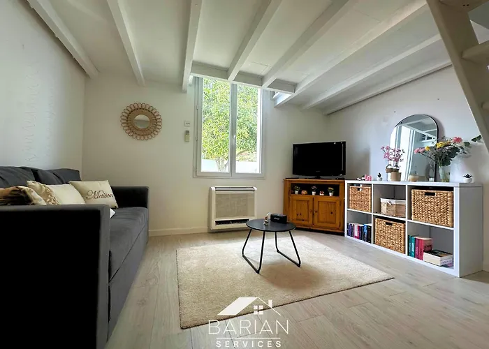 Maisonnette Avec Climatisation Et Cour - Menage Et Linge Inclus 度假居 *